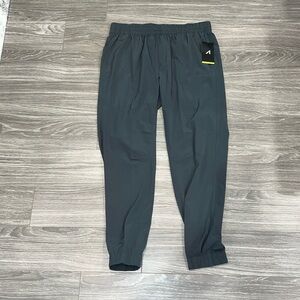 Alive running joggers. Size L. NWT